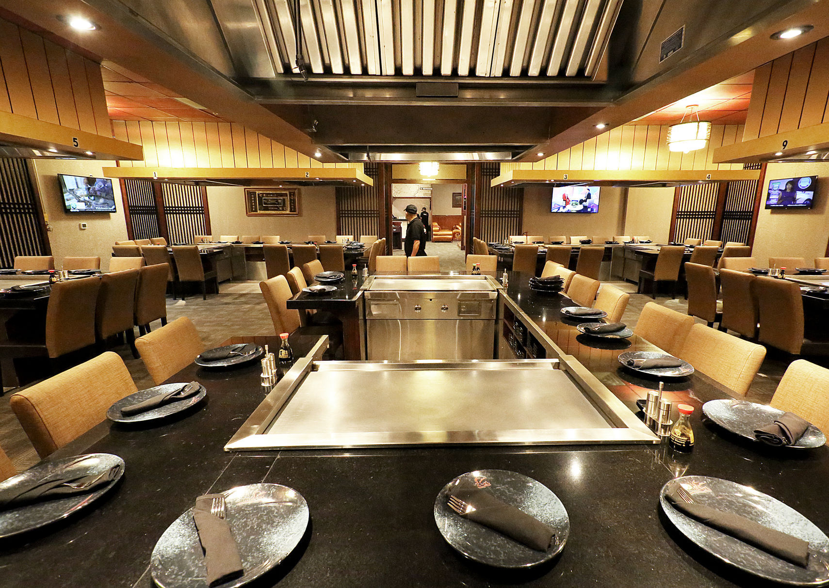 Sumo Sushi hibachi area